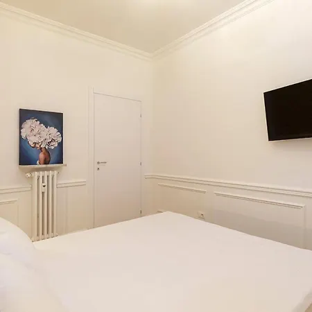 Alex Apartment Lesa